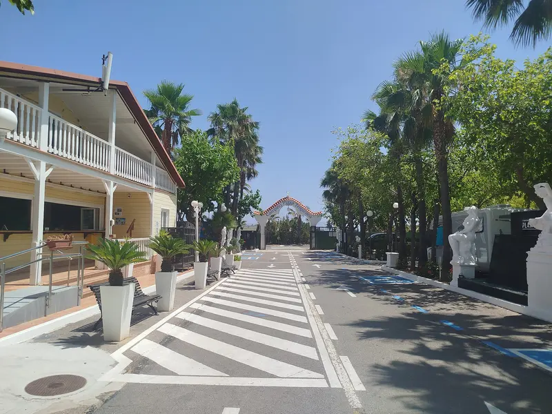 Camping Playa Tropicana sarrera