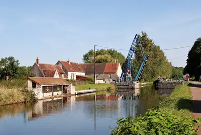 Photo: EdgeCharter / CC BY-SA 4.0, via Wikimedia Commons