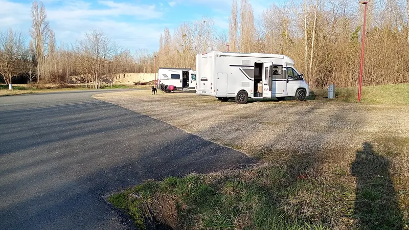 Aire des Camping-Cars Pomponne pitches
