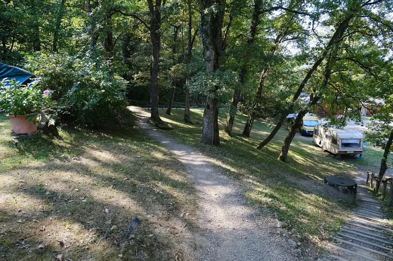 Photo: Guilhem Vellut from Annecy, France / CC BY 2.0, via Wikimedia Commons Camping du Val de l'Allondon @ Satigny