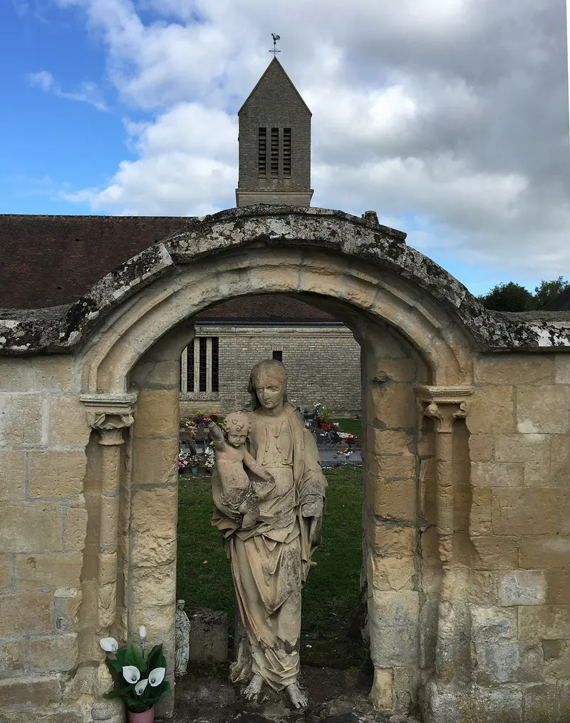 Vierge cimetière Bréville