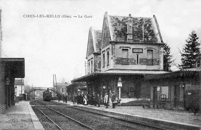 Photo: Inscription : Vandeahove / Public domain, via Wikimedia Commons