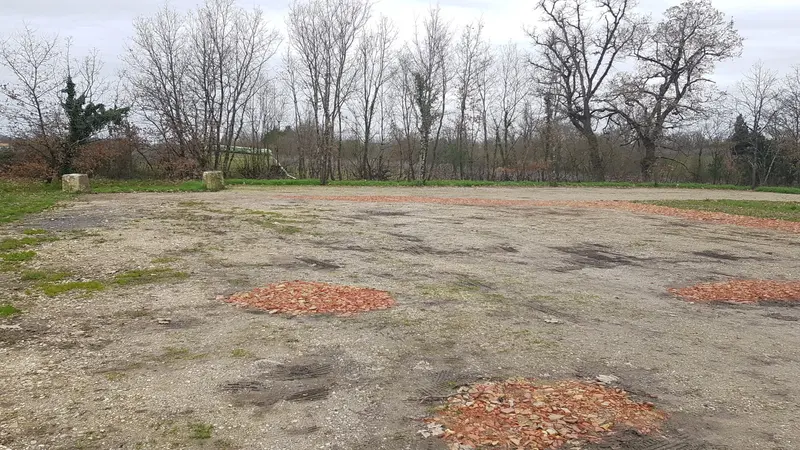 Vignobles Pestoury motorhome stopover surface