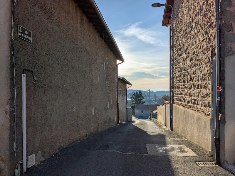 Violay - Rue de la Chapelle (fév 2025), about 1.0 km from Aire Violay