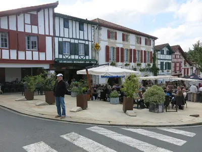 Photo: Tangopaso / Public domain, via Wikimedia Commons