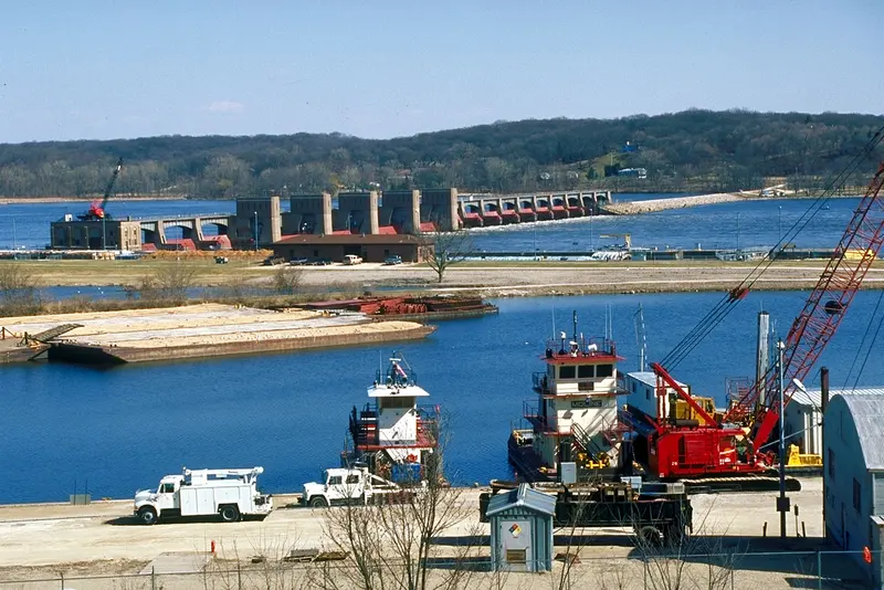 Photo: US Army Corps of Engineers, photographer unknown / Public domain, via Wikimedia Commons