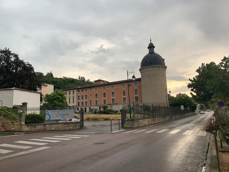 Hôpital Montpensier Trévoux, about 0.2 km from Kanopée Village