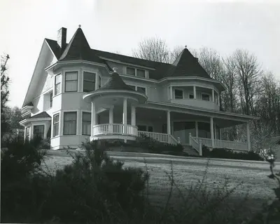 Photo: Washington State Historic Preservation Office, Olympia, WA / Public domain, via Wikimedia Commons