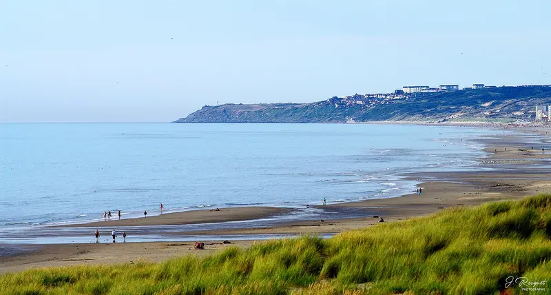 Camiers La plage vers le nord, about 0.9 km from Parc résidentiel de la mer