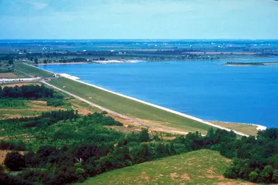 Photo: U.S. Army Corps of Engineers, photographer not specified or unknown / Public domain, via Wikimedia Commons