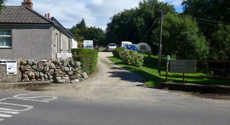 Entrance to Bridgend Cottages and camp site