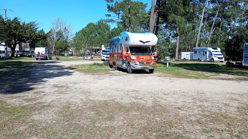 Aire CC Mimizan pine area, about 0.1 km from Aire CAMPING-CAR PARK de Mimizan
