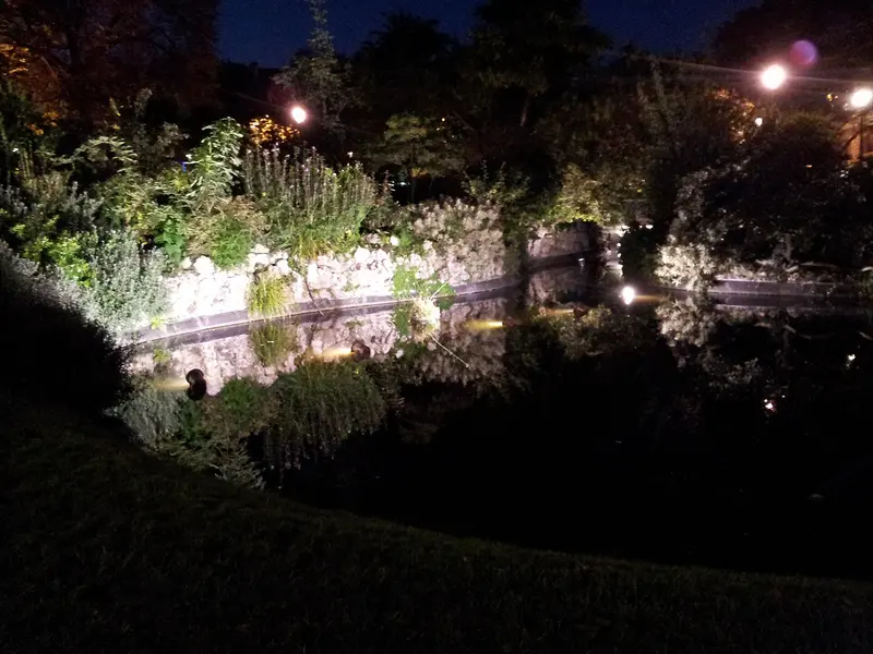 View of Place Gambetta (Bordeaux) by night, about 1.3 km from Aire municipale de Saint Germain et Mons