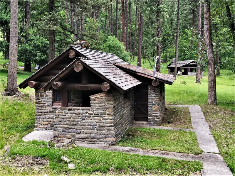 Photo: Jon Roanhaus / CC BY-SA 4.0, via Wikimedia Commons Chatcolet CCC Picnic & Camping Area2 NRHP 94000632 Benewah County, ID