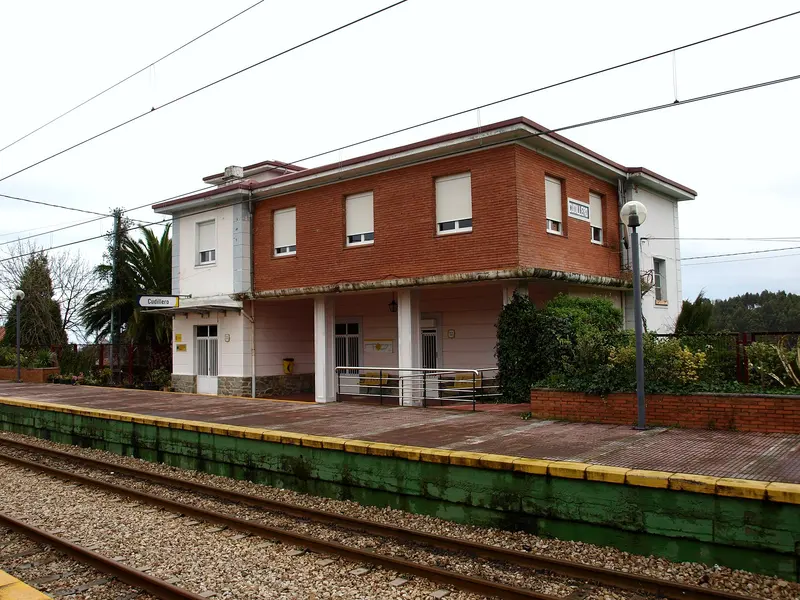 Estación Feve Cudillero, about 1.5 km from Área autocaravanas de MasyMas (Cudillero)