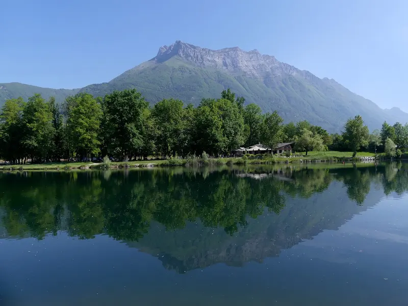 Lac de Carouge et Arclusaz au matin (mai 2023), about 0.2 km from Camping du lac de Carouge