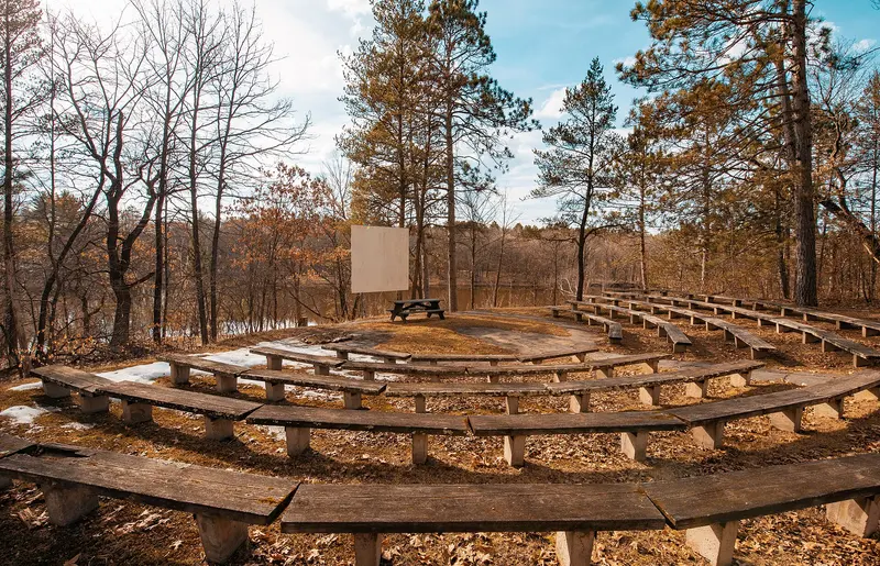 Photo: Tony Webster from Minneapolis, Minnesota, United States / CC BY 2.0, via Wikimedia Commons Campground Amphitheater at Crow Wing State Park, Minnesota - Outdoor Theater