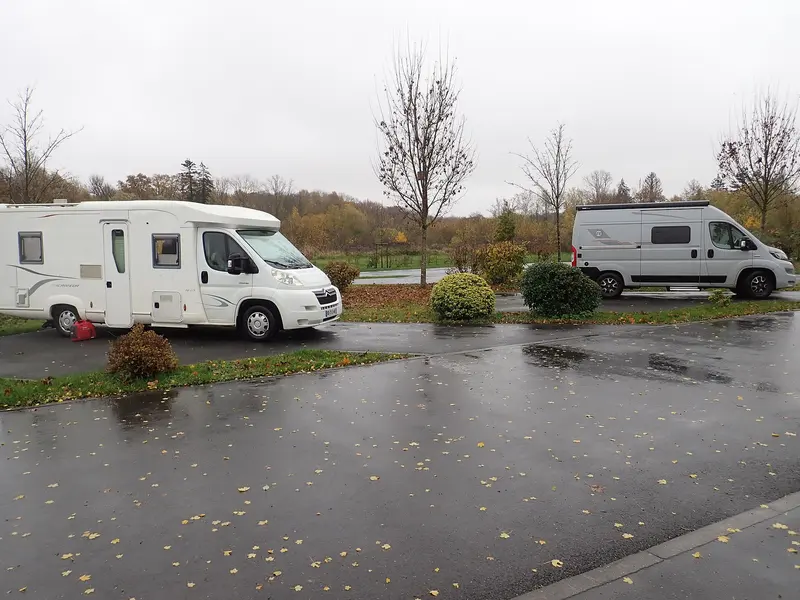 Photo: Elgaard / CC BY 4.0, via Wikimedia Commons Aire de stationnement Saint-Imoges